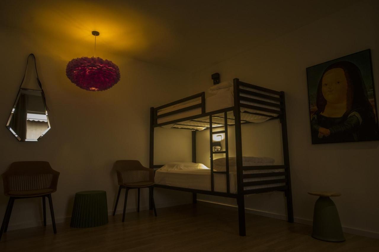 Vanilla Sky Boutique Hostel Тирана Екстер'єр фото